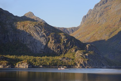 Norvège, Nordland, Iles Lofoten, le Raftsundet, détroit qui sépare Austvagoy de l'île d'Hinnoya