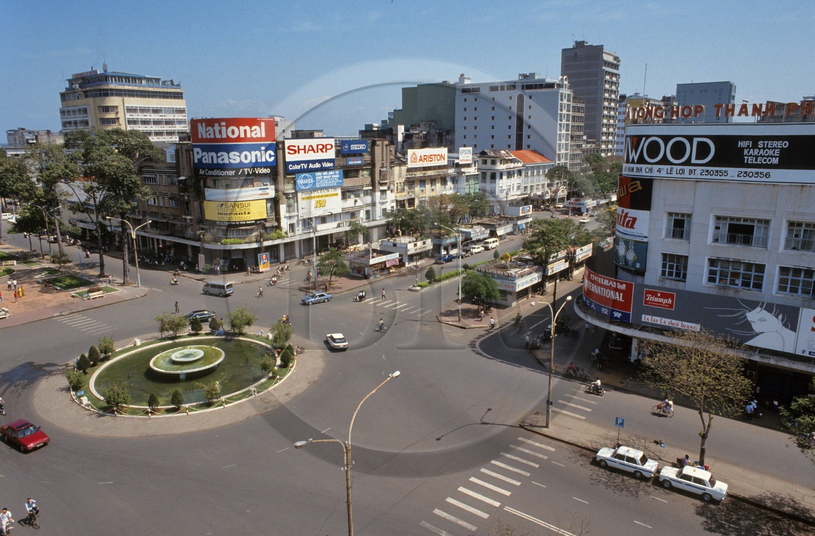 Vietnam, Ho Chi Minh Ville (Saigon), le Nguyen Hue vu depuis le Rex Hotel au coeur du centre ville, il n'y avait que tr