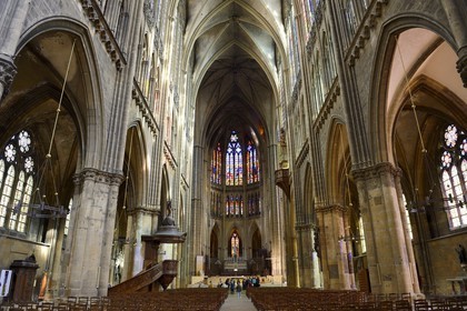 France, Moselle (57), Metz, la cathédrale Saint-Etienne, la nef et le coeur