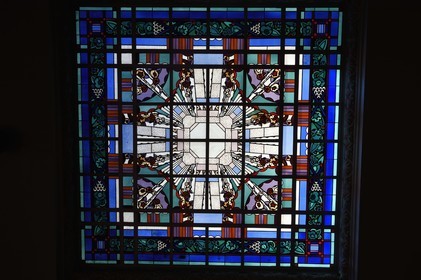 France, Allier (03), Vichy, Hotel de ville, vitrail de la verrière du maitre-verrier Francis Chigot 1928