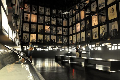 France, Bas-Rhin (67), Schirmeck, Mémorial de l'Alsace-Moselle, des visages témoins de l'histoire de la période 1870-1939