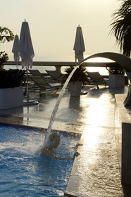 Principauté de Monaco, Monaco, Monte-Carlo, la piscine sur le toit de l'Hotel Fairmont