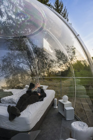 France, Moselle (57), Parc régional des Vosges du nord, Siersthal – Holbach près de Bitche, chambres d'Hôtes la Grange d’Hélène, la bulle rigide