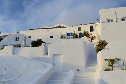 Grèce, Les Cyclades, mer Égée, île de Santorin (Thira ou Théra), village de Oia, l'hôtel Relais & Châteaux Kirini Suites & Spa