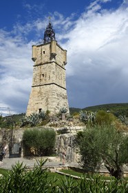 France, Var (83), Draguignan, la tour de l'Horloge et son petit théatre de verdure