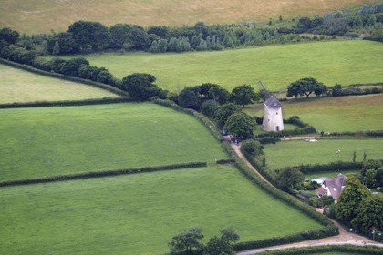Royaume-Uni, Angleterre, Hampshire, Ile de Wight, le moulin à vent de Bembridge (vue aérienne)