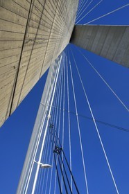 France, entre Calvados (14) et Seine-Maritime (76), le Pont de Normandie enjambe la Seine