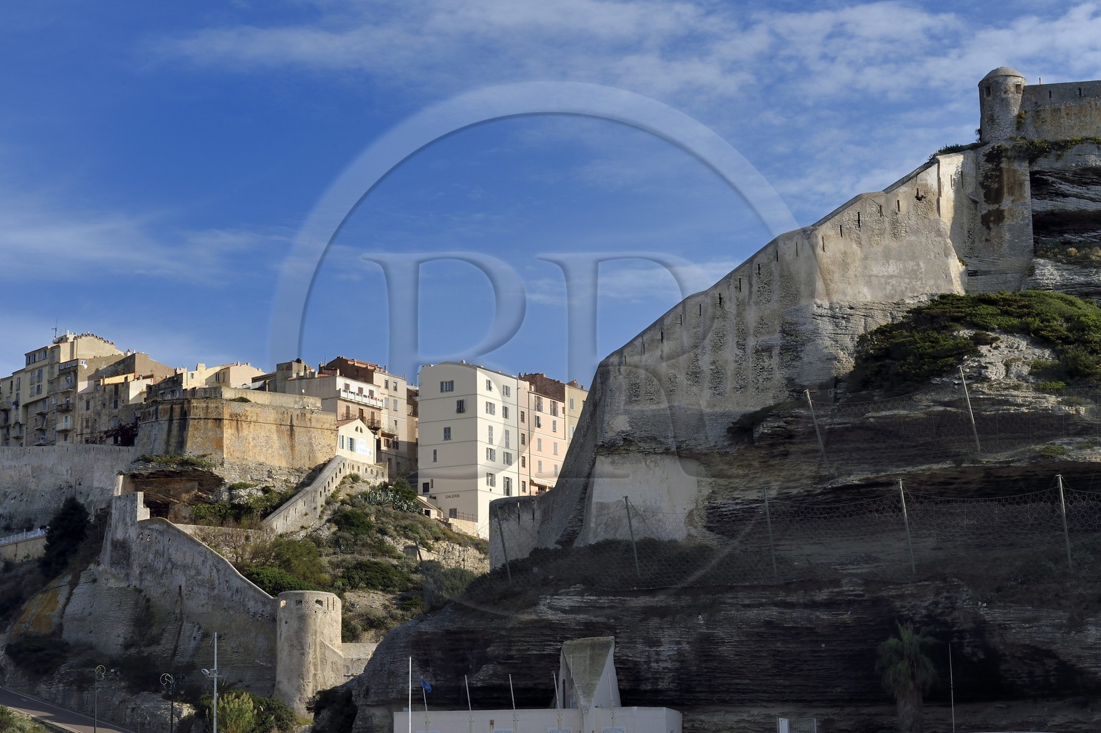 France, Corse-du-Sud (2A), Bonifacio, Ville Haute, les remparts de la citadelle