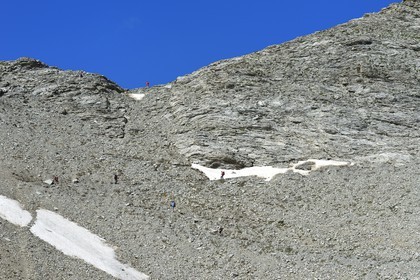 France, Alpes-de-Haute-Provence (04), Uvernet-Fours, parc national du Mercantour, vallée de l'Ubaye, sentier de randonnée du circuit des lacs qui grimpe vers le col de la Petite Cayolle (2639 m)