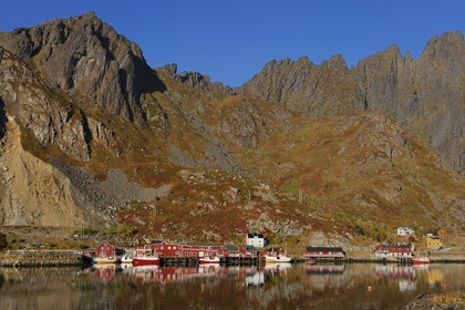 Norvège, Nordland, Iles Lofoten, port de pêche de Ballstad dans l'île de Vestvagoy