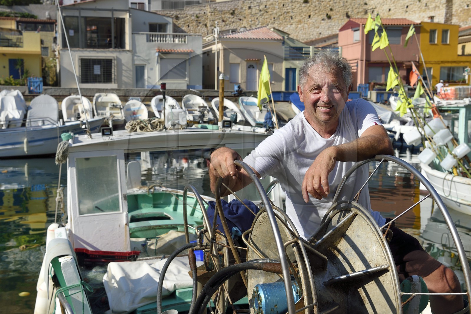 France, Bouches-du-Rhône (13), Marseille, quartier d'Endoume, le Vallon des Auffes, le pêcheur Henri Rossi