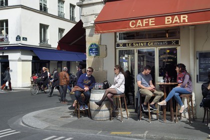 France, Paris (75), terrasse du Café bar restaurant le Saint-Gervais rue vieille du temple