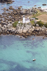 France, Finistère (29), la Côte des Légendes au coeur du Pays Pagan, Brignogan-Plages, Pointe de Beg-Pol, phare de Pontusval (vue aérienne)