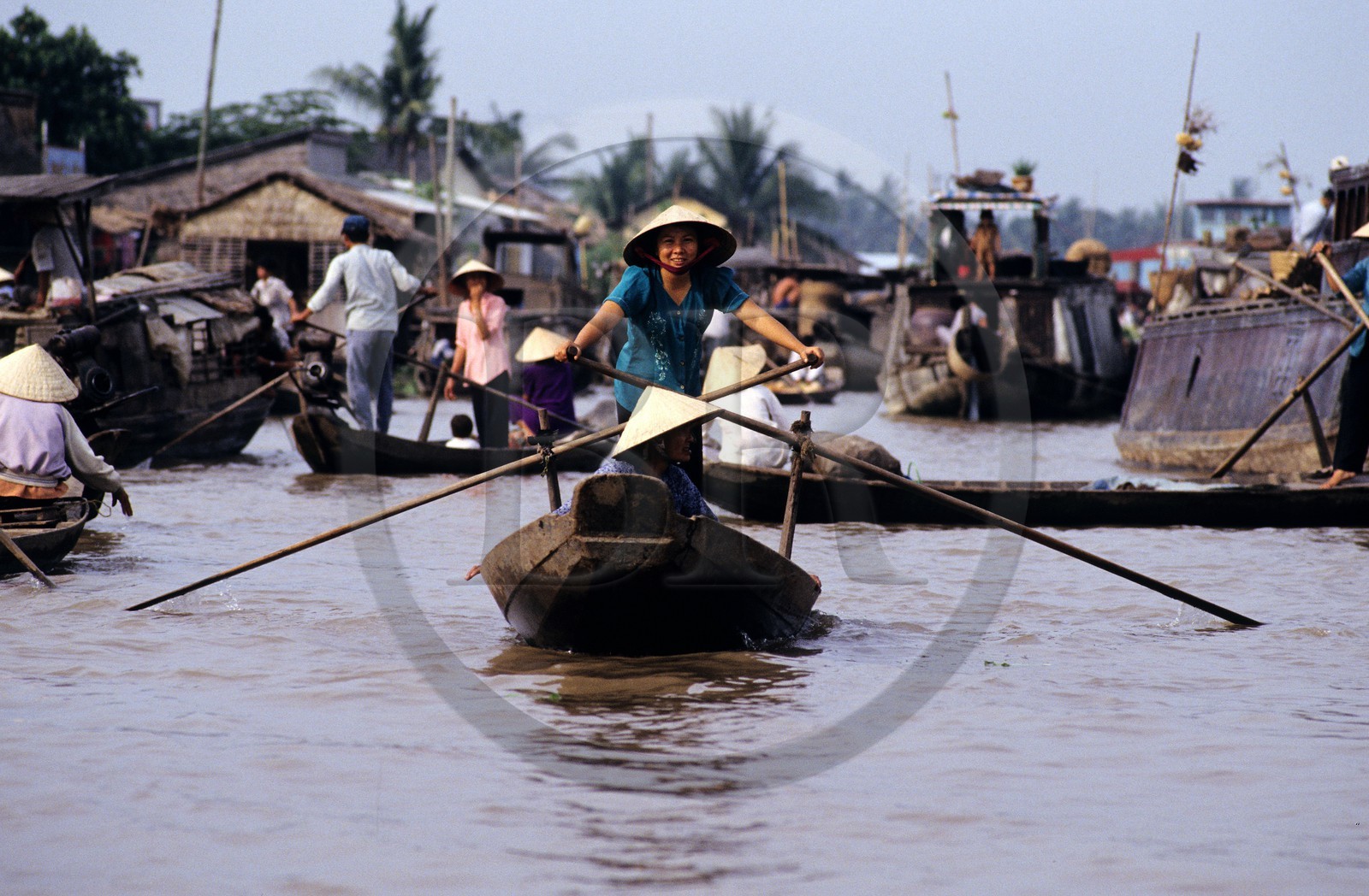Vietnam, Can Tho, marché flottant sur le Mékong