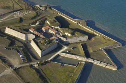 France, Charente-Maritime (17), ile de Ré, Fort de la Prée  au sud de La Flotte (vue aérienne)